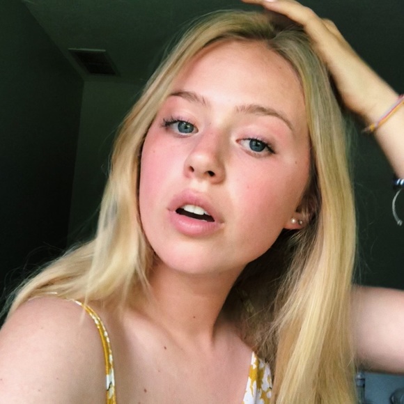 Meet your Posher, Mia - Picture 1 of 1